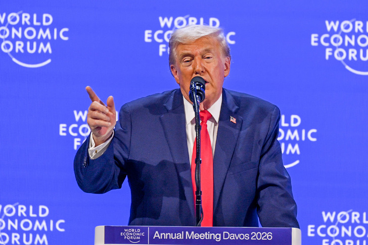 ABD Başkanı Trump'tan Davos Zirvesi'nde &ccedil;ok konuşulacak s&ouml;zler! Gr&ouml;nland'ı işaret etti: "Geri vermek hataydı"