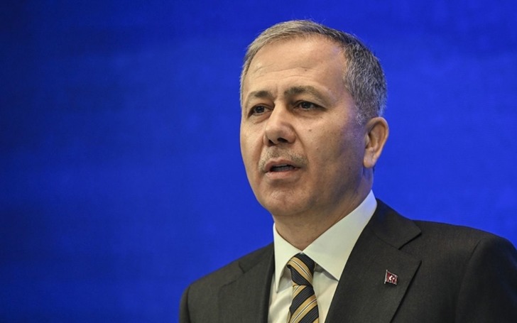 Yerlikaya duyurdu: 478 d&uuml;zensiz g&ouml;&ccedil;men yakalandı