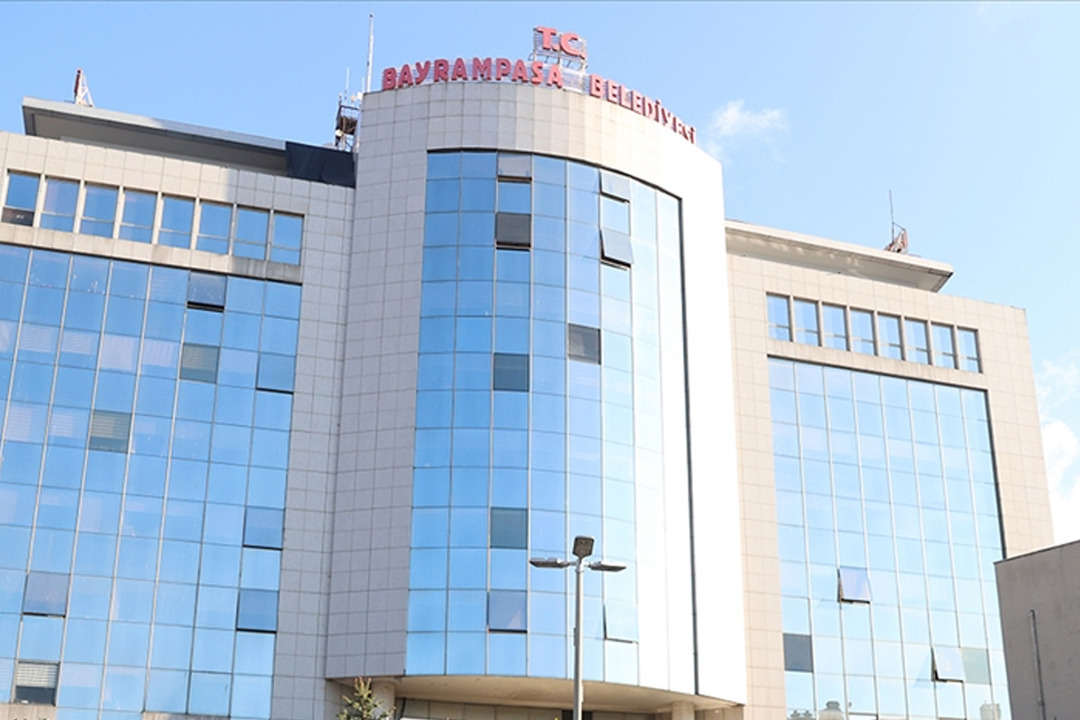 Bayrampaşa Belediyesine y&ouml;nelik yolsuzluk soruşturması! 8 kişi tutuklandı