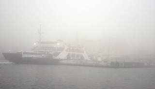 Çanakkale Boğazı sis nedeniyle gemi geçişlerine kapatıldı