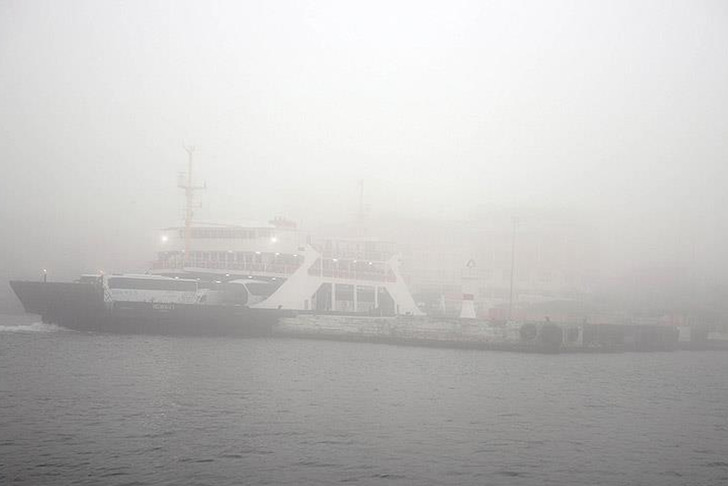 &Ccedil;anakkale Boğazı sis nedeniyle transit gemi ge&ccedil;işlerine kapatıldı