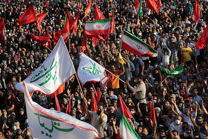 Aylık değil g&uuml;nl&uuml;k! İran'da protestoların bedeli ağır oldu: İnternet kesintilerinin faturası 20 milyon doları aştı