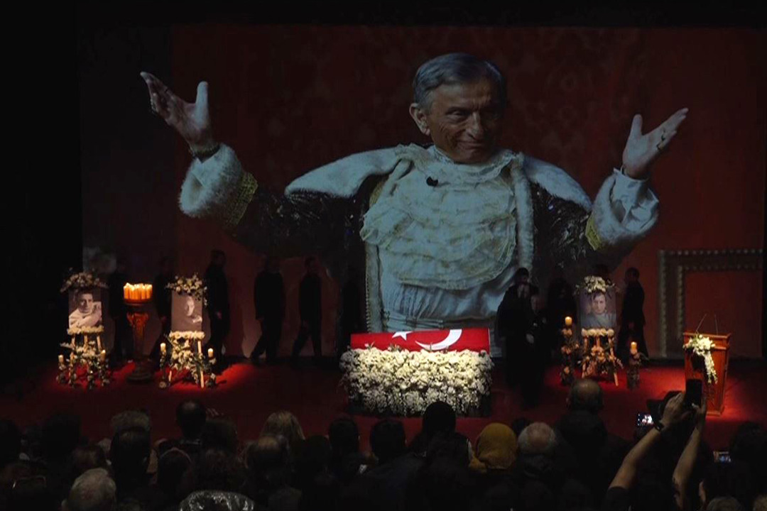 T&uuml;rk tiyatrosunun usta ismi Haldun Dormen son yolculuğuna uğurlandı