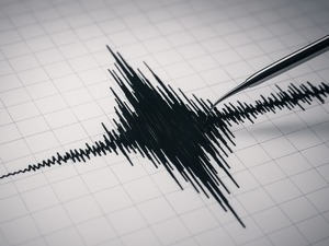 Endonezya'da 5,7 b&uuml;y&uuml;kl&uuml;ğ&uuml;nde deprem
