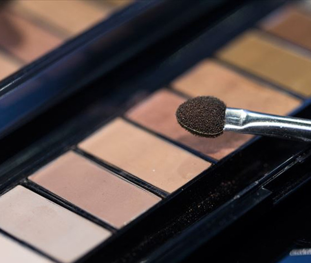 D&uuml;nyaca &uuml;nl&uuml; kozmetik markası iflas bayrağını &ccedil;ekti