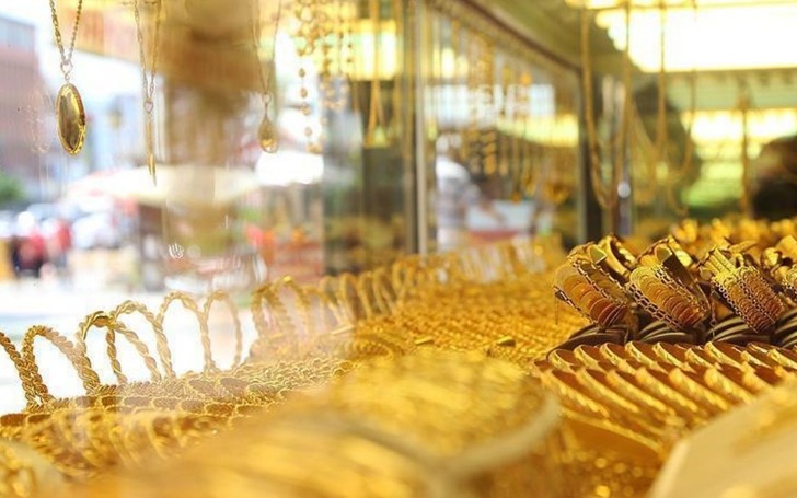 Kapalı&ccedil;arşı'da makas a&ccedil;ıldı! Fiziki altın spot piyasayı 250 bin TL ge&ccedil;ti