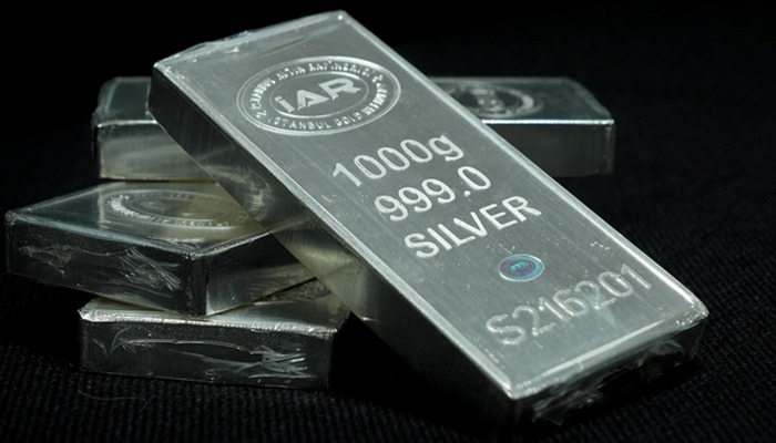 Rekordan rekora koşuyordu! G&uuml;m&uuml;ş i&ccedil;in dev bankadan &ccedil;arpıcı uyarı