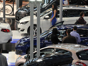 Otomobil satışlarında tablo değişti! S&uuml;r&uuml;c&uuml;ler en &ccedil;ok o modeli tercih ediyor