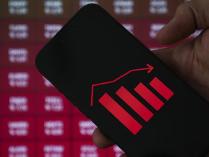 K&uuml;resel piyasalarda Carry Trade hızı artıyor! T&uuml;rk lirası yıldızlaşıyor