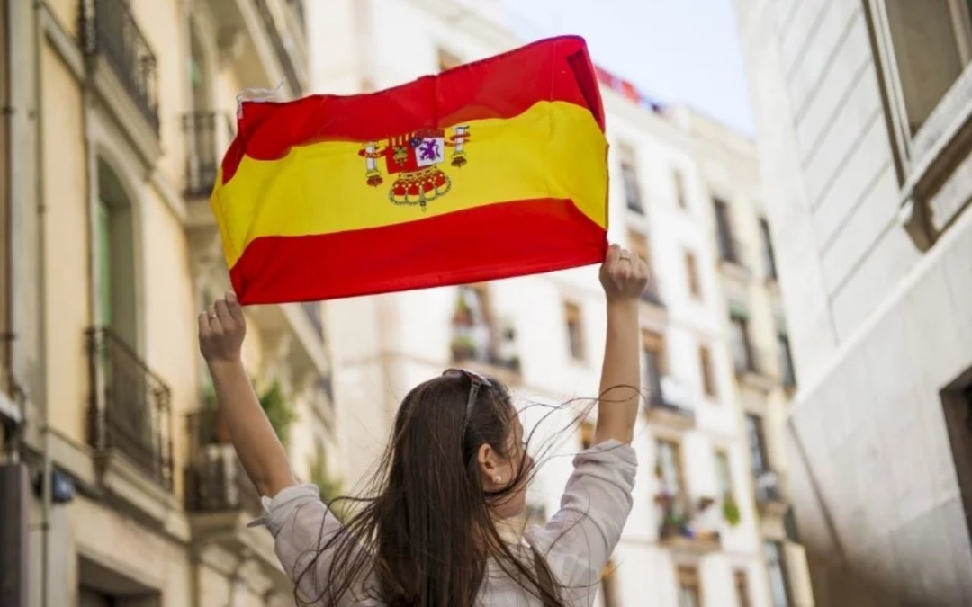 İspanya, g&ouml;&ccedil;menlere ge&ccedil;ici yasal stat&uuml; verecek