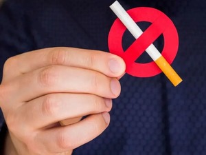 Sigaralar kasa arkasından kalkacak: O alanlarda t&uuml;ketim yasaklanıyor!