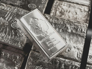 Peş peşe rekorlar kırmıştı! G&uuml;m&uuml;ş fiyatları i&ccedil;in &ccedil;arpıcı tahmin: 150 doları da ge&ccedil;ecek