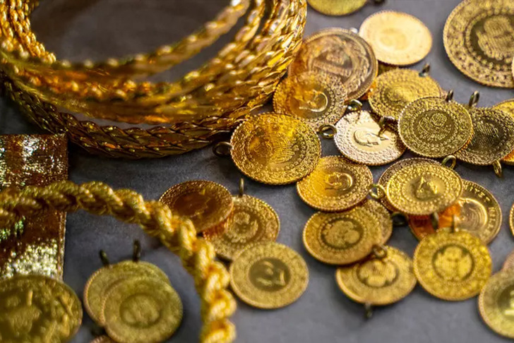 Ons altın 5 bin 300 doları aşmıştı! RBC'den dikkat &ccedil;eken tahmin: Yıl sonuna kadar o rakamı aşabilir