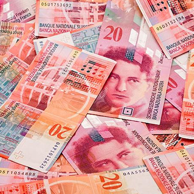 Altın ve g&uuml;m&uuml;ş&uuml;n izinden gitti! İsvi&ccedil;re frangı 11 yılın zirvesinde: Piyasada endişe yarattı