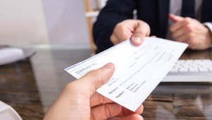 Karşılıksız &ccedil;eklerde bankaların y&uuml;k&uuml;ml&uuml;l&uuml;ğ&uuml; artırıldı: Limit 16 bin TL'yi aştı