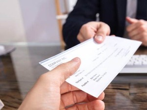 Karşılıksız &ccedil;eklerde bankaların y&uuml;k&uuml;ml&uuml;l&uuml;ğ&uuml; artırıldı: Limit 16 bin TL'yi aştı