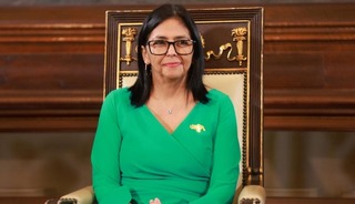 Venezuela'da Rodriguez "başkomutan" olarak tanındı