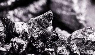 Guangzhou ve New York Borsalarında “Beyaz Metal” Fırtınası