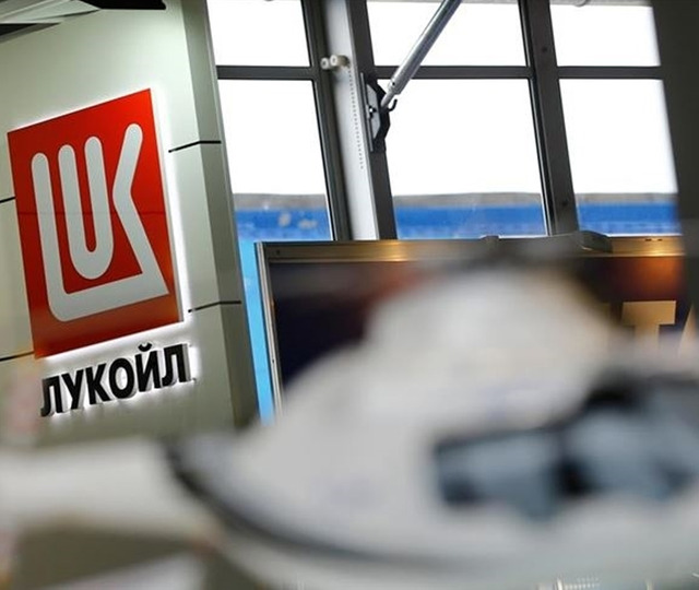 Rus petrol devinden satış kararı! ABD yaptırımlarına dayanamadı