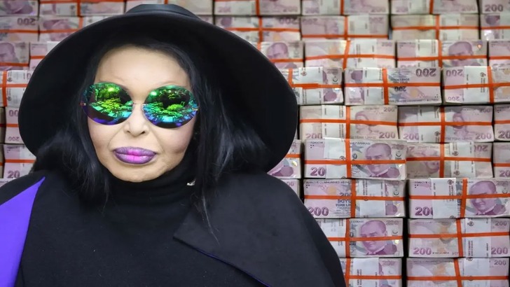 B&uuml;lent Ersoy&rsquo;un serveti konuşuluyor: Daireler, villalar, &ouml;zel ada, milyonlarca dolar&hellip;