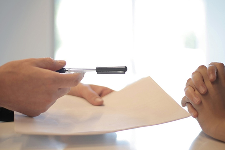 İngiltere'nin moda devi iflasın eşiğinde! 40 mağazası vardı: Y&uuml;zlerce &ccedil;alışan risk altında