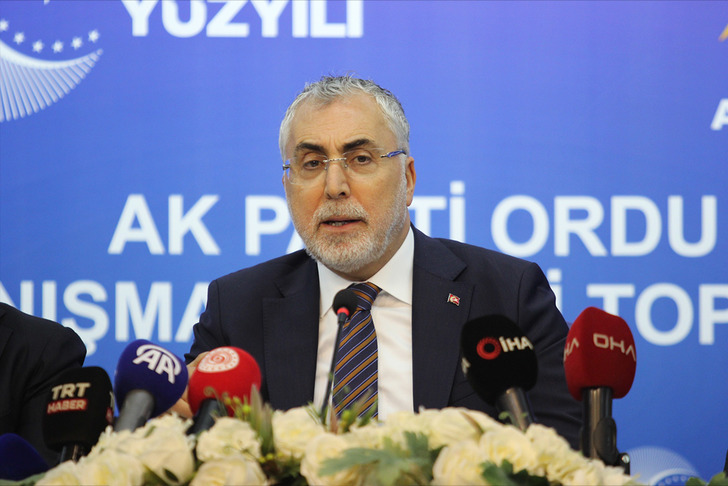 Bakan Işıkhan işg&uuml;c&uuml; verilerini değerlendirdi! "Son 25 yılın en d&uuml;ş&uuml;k seviyesinde"