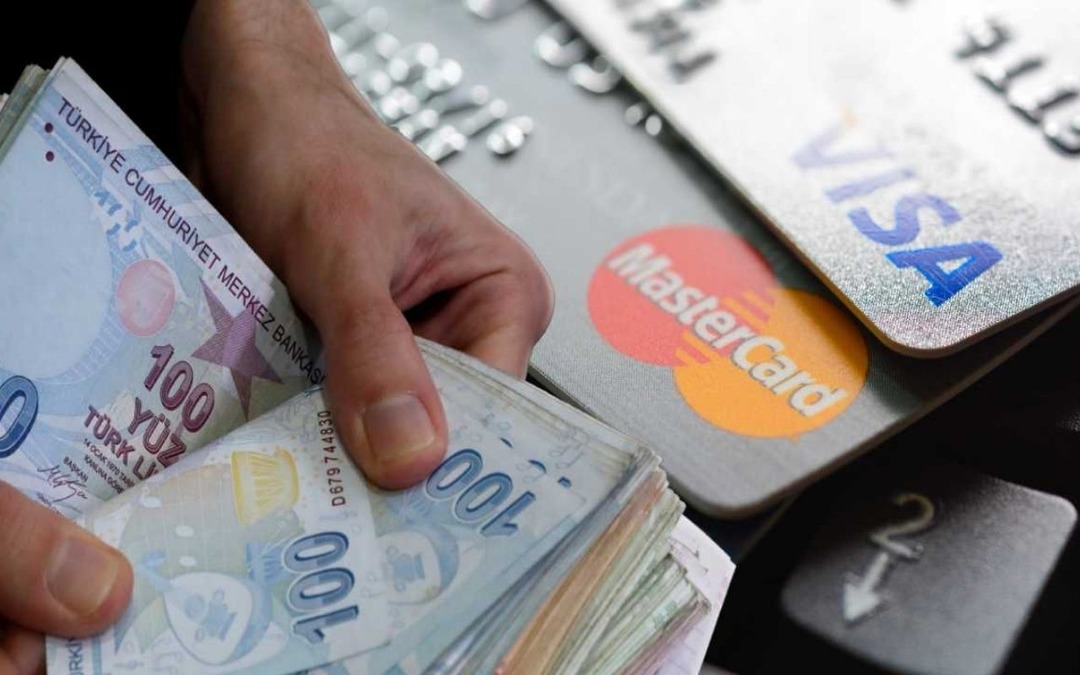 Kredi kartı limitleri d&uuml;ş&uuml;yor: &Ouml;zel okul taksitleri nasıl &ouml;denecek?
