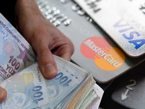 Kredi kartı limitleri d&uuml;ş&uuml;yor: &Ouml;zel okul taksitleri nasıl &ouml;denecek?