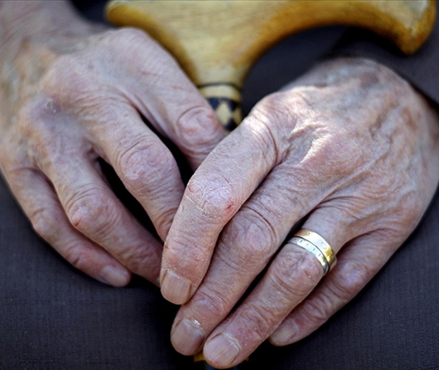 Devlet destekli yeni model! Yaşlılıkta bakım sigortası d&ouml;nemi başlıyor