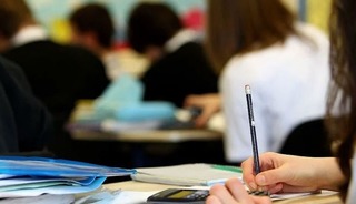 Kırklareli'nde kar yağışı nedeniyle eğitime ara verildi