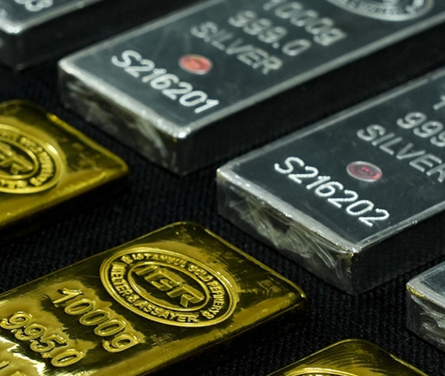 Altın ve g&uuml;m&uuml;ş fiyatları toparlanıyor! G&uuml;m&uuml;şte y&uuml;kseliş y&uuml;zde 10'u aştı