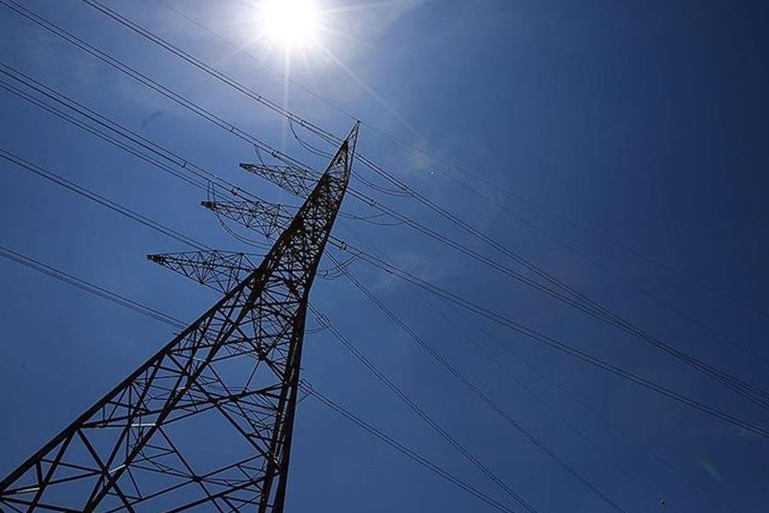 G&uuml;nl&uuml;k elektrik &uuml;retim ve t&uuml;ketim verileri