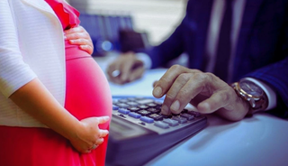 Milyonlarca Annenin Beklediği 'O' Karar: S&uuml;re 24 Haftaya mı &Ccedil;ıkıyor? Doğum İzinilerinde Şok Gelişme