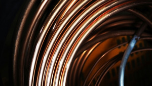 Son g&uuml;nlerde yatırım aracı haline gelmişti! Kırmızı metalde sert d&uuml;ş&uuml;ş: 13 bin doların altına indi