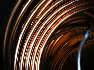 Son g&uuml;nlerde yatırım aracı haline gelmişti! Kırmızı metalde sert d&uuml;ş&uuml;ş: 13 bin doların altına indi