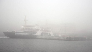 &Ccedil;anakkale Boğazı sis nedeniyle transit gemi ge&ccedil;işlerine kapatıldı