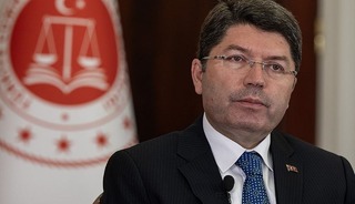 Adalet Bakanı Tun&ccedil;'tan deprem davaları a&ccedil;ıklaması