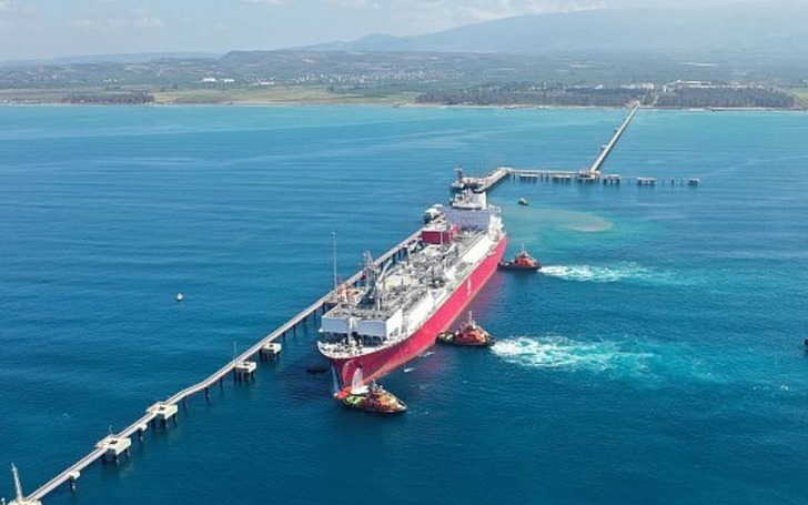 D&ouml;rtyol FSRU Terminali 8 yılda şebekeye 13,4 milyar metrek&uuml;p gaz sağladı