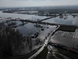 Meri&ccedil; Nehri taştı! Yerleşim alanları sular altında