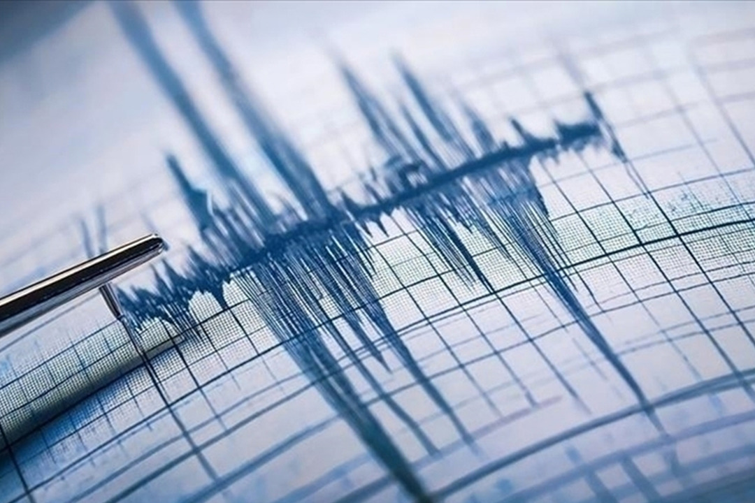 Akdeniz'de gece saatlerinde 5 b&uuml;y&uuml;kl&uuml;ğ&uuml;nde deprem yaşandı