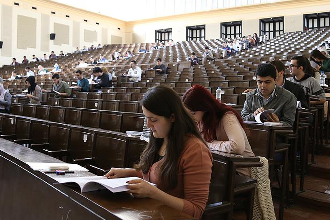 &Uuml;niversitelerde staj s&uuml;resi uzuyor! 20 g&uuml;nden en az bir d&ouml;neme &ccedil;ıkacak
