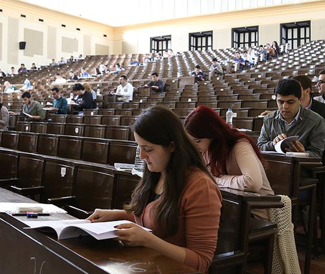 &Uuml;niversitelerde staj s&uuml;resi uzuyor! 20 g&uuml;nden en az bir d&ouml;neme &ccedil;ıkacak
