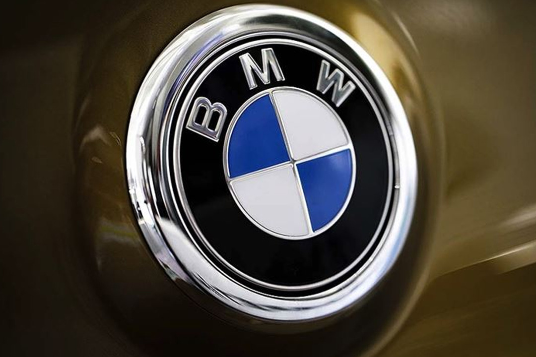 Alman otomotiv devinde alarm! Binlerce aracını geri &ccedil;ağırıyor