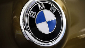 Alman otomotiv devinde alarm! Binlerce aracını geri &ccedil;ağırıyor