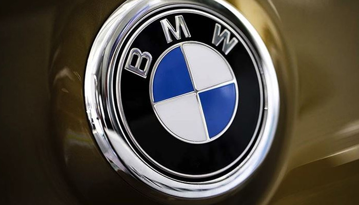 Alman otomotiv devinde alarm! Binlerce aracını geri &ccedil;ağırıyor