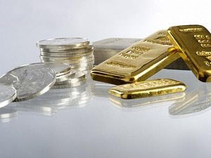 Altın ve g&uuml;m&uuml;ş toparlanıyor! Ons altın 5 bin dolar seviyesine y&uuml;kseldi