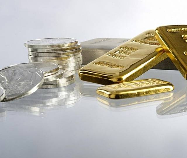 Altın ve g&uuml;m&uuml;ş toparlanıyor! Ons altın 5 bin dolar seviyesine y&uuml;kseldi