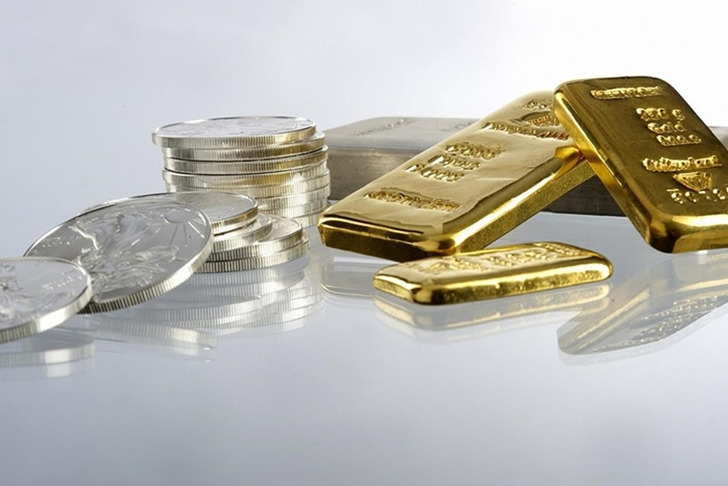 Altın ve g&uuml;m&uuml;ş toparlanıyor! Ons altın 5 bin dolar seviyesine y&uuml;kseldi