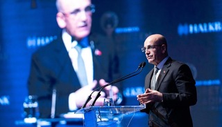 Bakan Şimşek: "Ekonomimizi artık daha az kırılgan bir noktada g&ouml;r&uuml;yoruz"