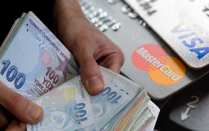 Bankalar m&uuml;şterilerin kredi notlarını d&uuml;ş&uuml;r&uuml;yor: Kimler kredi &ccedil;ekemeyecek?